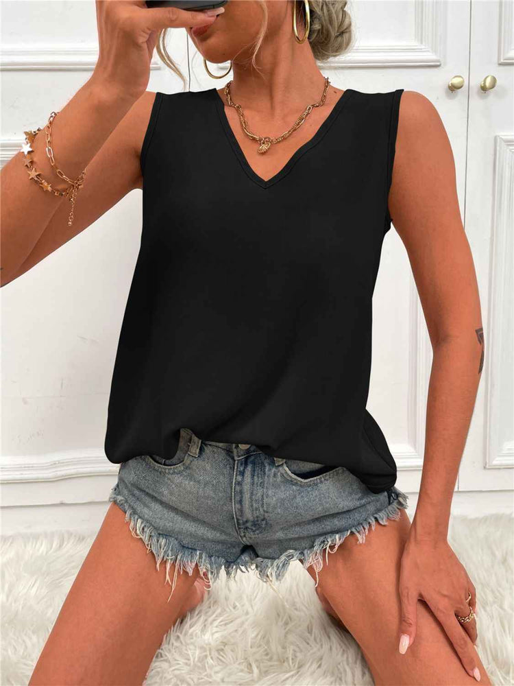 V-Neck Tunic Tank with Curved Hem for Effortless Style and Comfort